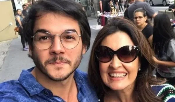 Namorado de Fátima Bernardes se pronuncia após apresentadora trocar "Túlio" por "William" em live