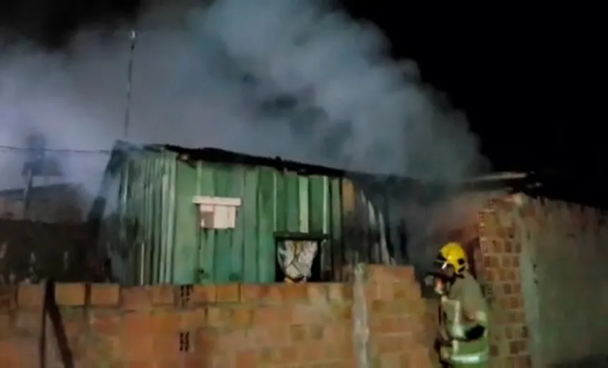 Casa de mulher que encomendou bebê arrancado da barriga da mãe é incendiada por populares