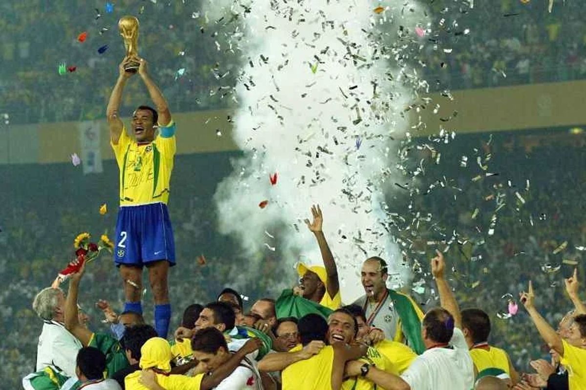 Luiz&atilde;o fez parte do elenco da sele&ccedil;&atilde;o pentacampe&atilde;, em 2002. Foto: Reprodu&ccedil;&atilde;o