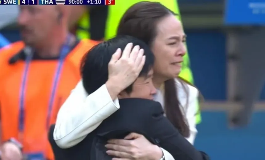 Após 17 gols seguidos, gol de honra da Tailândia leva diretora às lágrimas