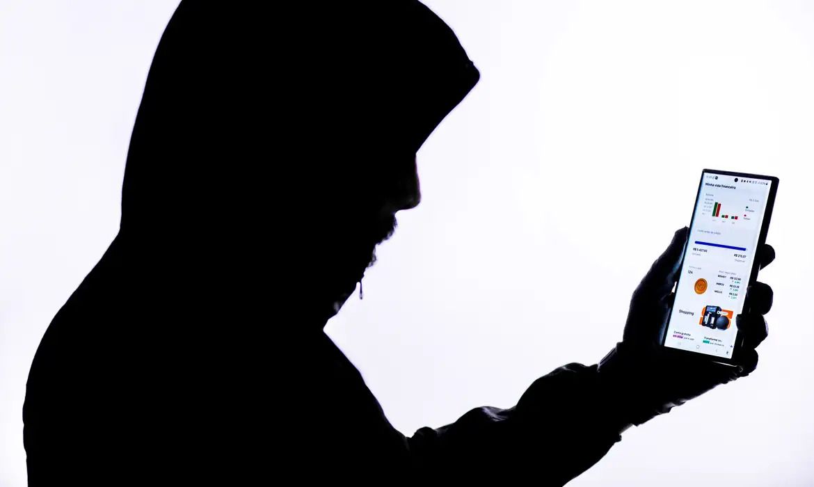 Saiba como evitar e denunciar golpes financeiros na Bahia.|  Foto: Foto: Joédson Alves / Agência Brasil