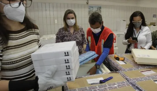 Chega à Bahia novo lote de vacina da Pfizer com mais de 69 mil doses do antídoto contra a Covid-19