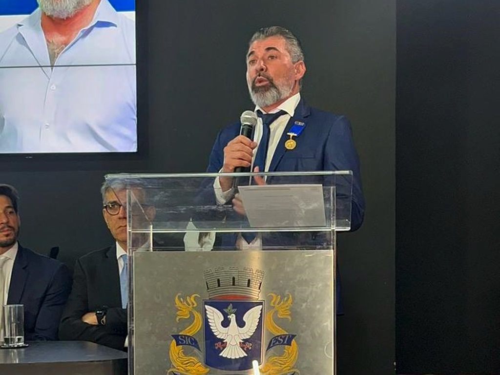 Fundador da rede Baianão Móveis e Eletro, 