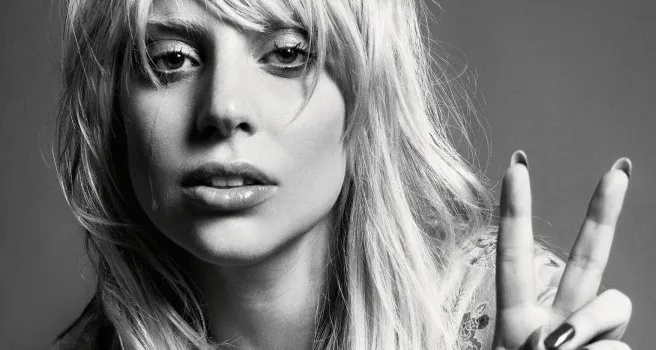 Lady Gaga conta que sofreu abuso de homem 20 anos mais velho