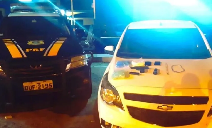 homem é preso pela PRF Com carro roubado, cocaína e arma de fogo, após tentativa de fuga na BR-116