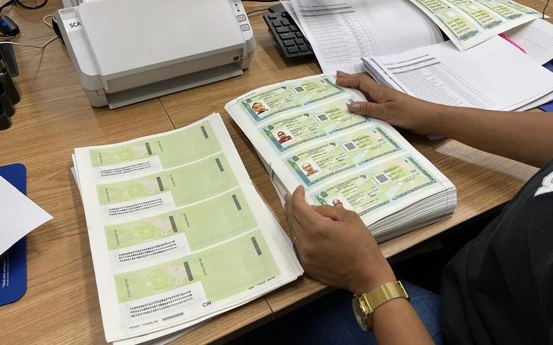 A Carteira de Identidade Nacional (CIN) come&ccedil;ou a ser implementada em 2022 e j&aacute; est&aacute; dispon&iacute;vel em todos os estados/ Foto: Reprodu&ccedil;&atilde;o&nbsp;