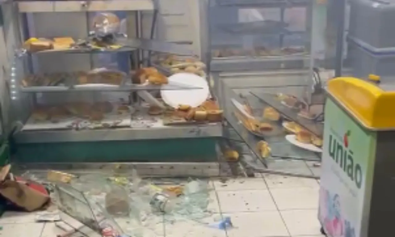 VÍDEO: mulher recebe 'bomba de presente' e fica ferida em Salvador