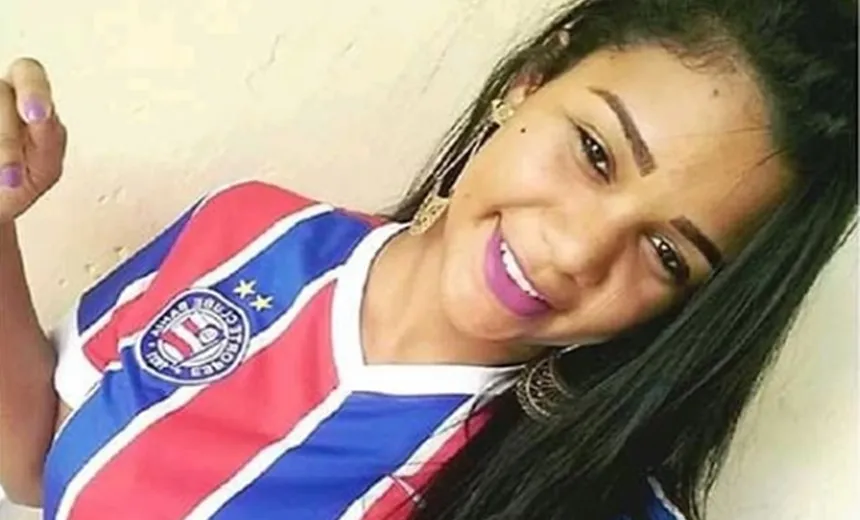Dois jovens são mortos a tiros dentro de carro em Candeias 