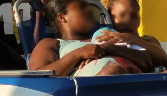 Homem e mulher grávida ficam feridos após tiros no Porto da Barra; vídeo