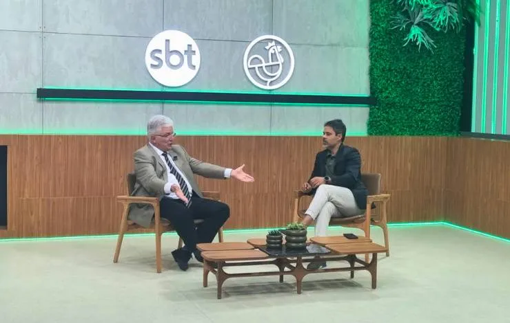 Professor Arnaldo Marques é entrevistado pelo Linha de Frente