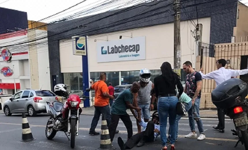 Acidente de moto  deixa o trânsito lento  em Brotas