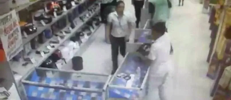 RONDA: Bandidos invadem loja e fazem a limpa na Calçada; Veja vídeo