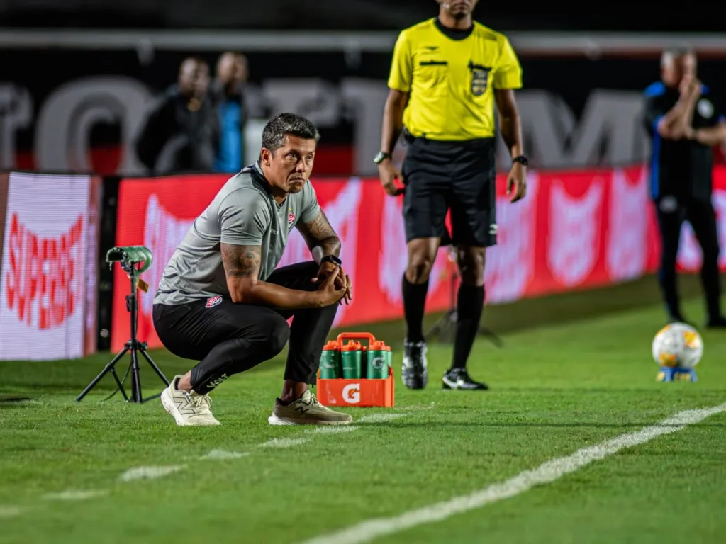 Vitória perde para o Confiança e está eliminado da Copa do Nordeste