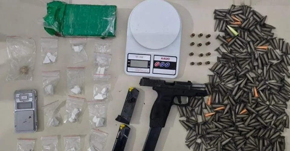 Suspeito de envolvimento com o tráfico de drogas morre em confronto com a PM em Candeias