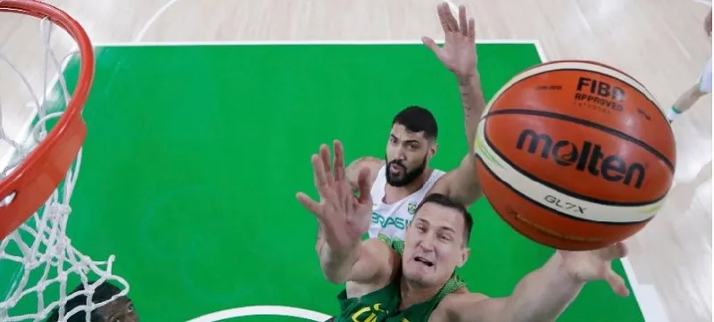 APAGÃO EM QUADRA: Após surra na primeira etapa, basquete brasileiro reage, mas cai para a Lituânia