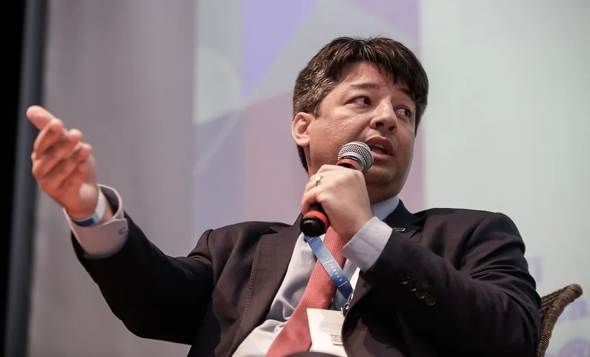 MEC anuncia investimento de R$ 43 milhões para 96 obras em universidades