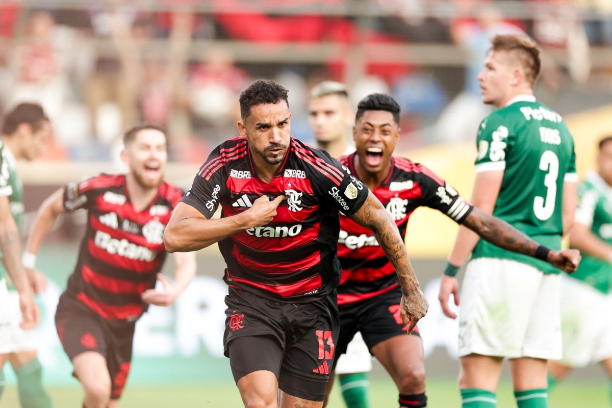 Com gol de Danilo, o Flamengo vence o Palmeiras por 1x0, na final da Libertadores 2025 e é o primeiro time brasileiro a ser tetra da competição. Foto: Gilvan de Souza/ Flamengo