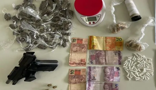 Dupla é presa em flagrante por tráfico de drogas, em Cajazeiras; homens tinham uniforme do Exército Brasileiro