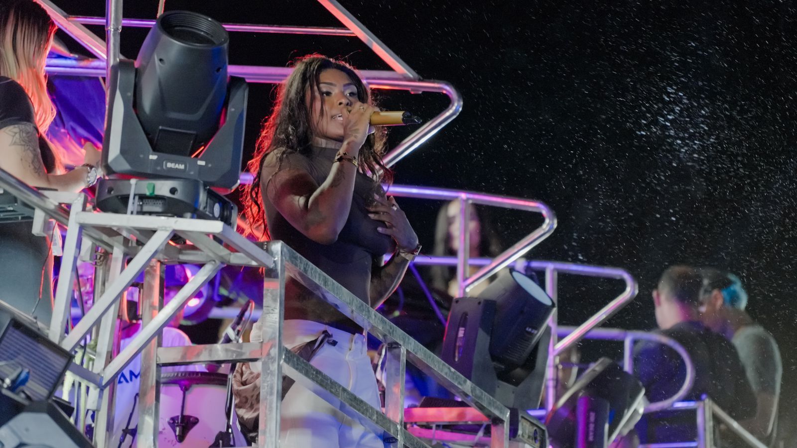 A Dama   Divulga&ccedil;&atilde;o