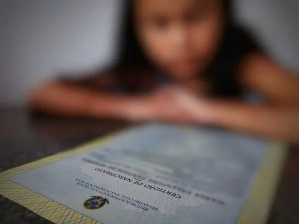 Bahia é o 2° estado com mais crianças sem o nome do pai, diz levantamento