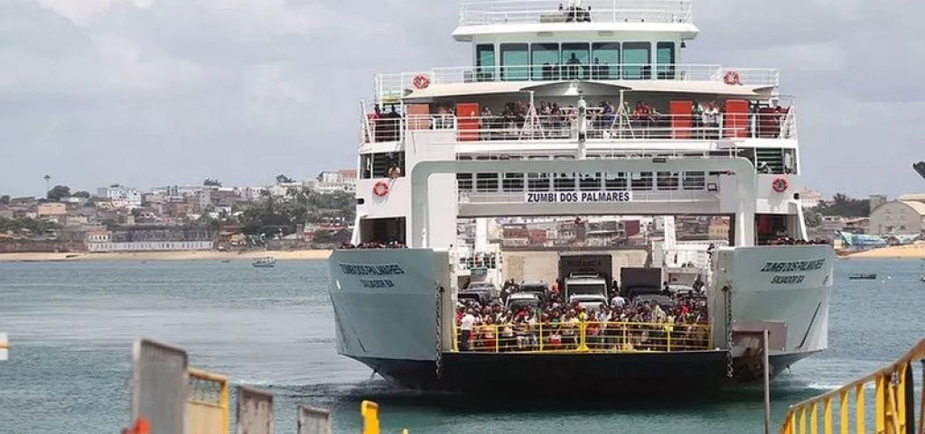 A Capitania dos Portos vai abrir um inquerito para apurar a queda do passageiro no Ferry-Boat. Foto: Carol Garcia/GovBA