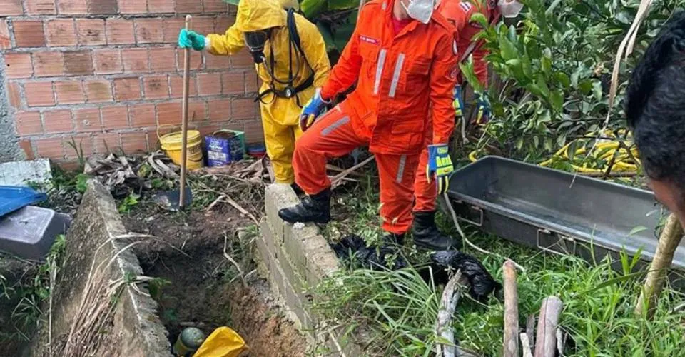 Bombeiros encontram corpo em fossa desativada em Porto Seguro