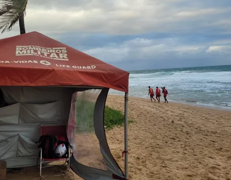São suspensas buscas por jovem desaparecido em praia de Vilas do Atlântico