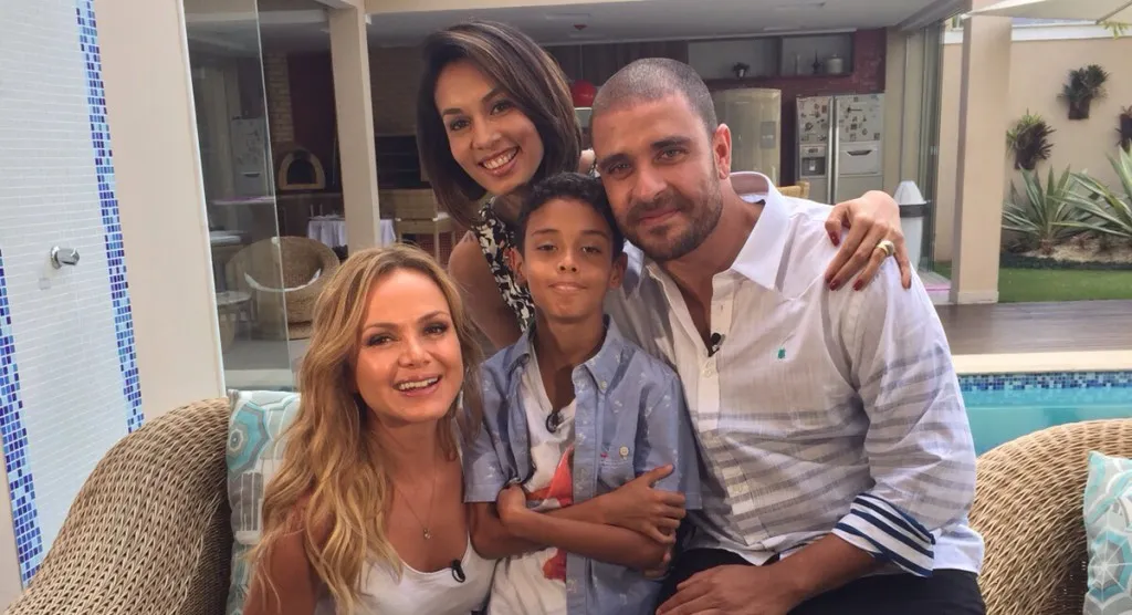 Eliana conhece a casa e a família de Diogo Nogueira neste domingo (06)