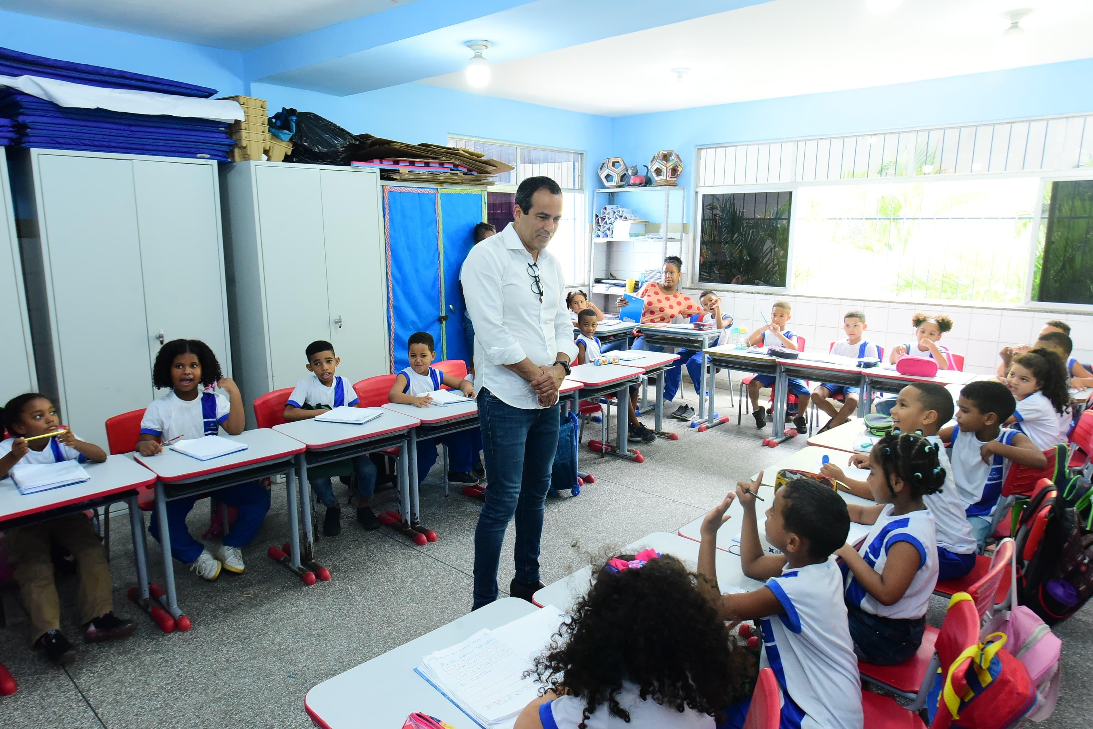 Greve dos professores em Salvador: docentes acusam Bruno Reis de não pagar piso salarial | Foto: Betto Jr./Secom