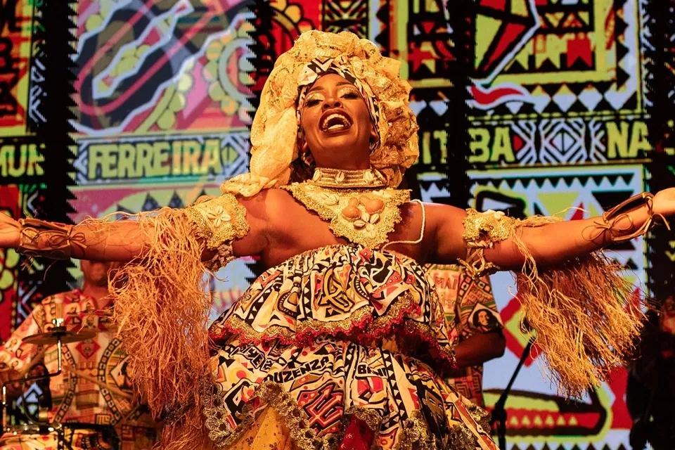 Ilê Aiyê recebe Daniela Mercury em Ensaio de Verão na sexta