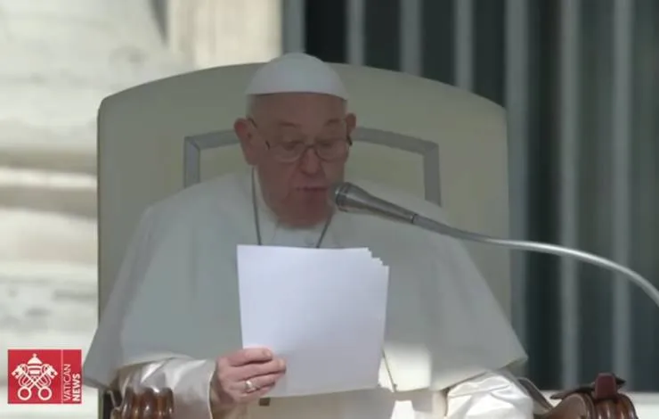 Papa Francisco diz que planeta 'está doente' e pede esforços para proteger meio-ambiente