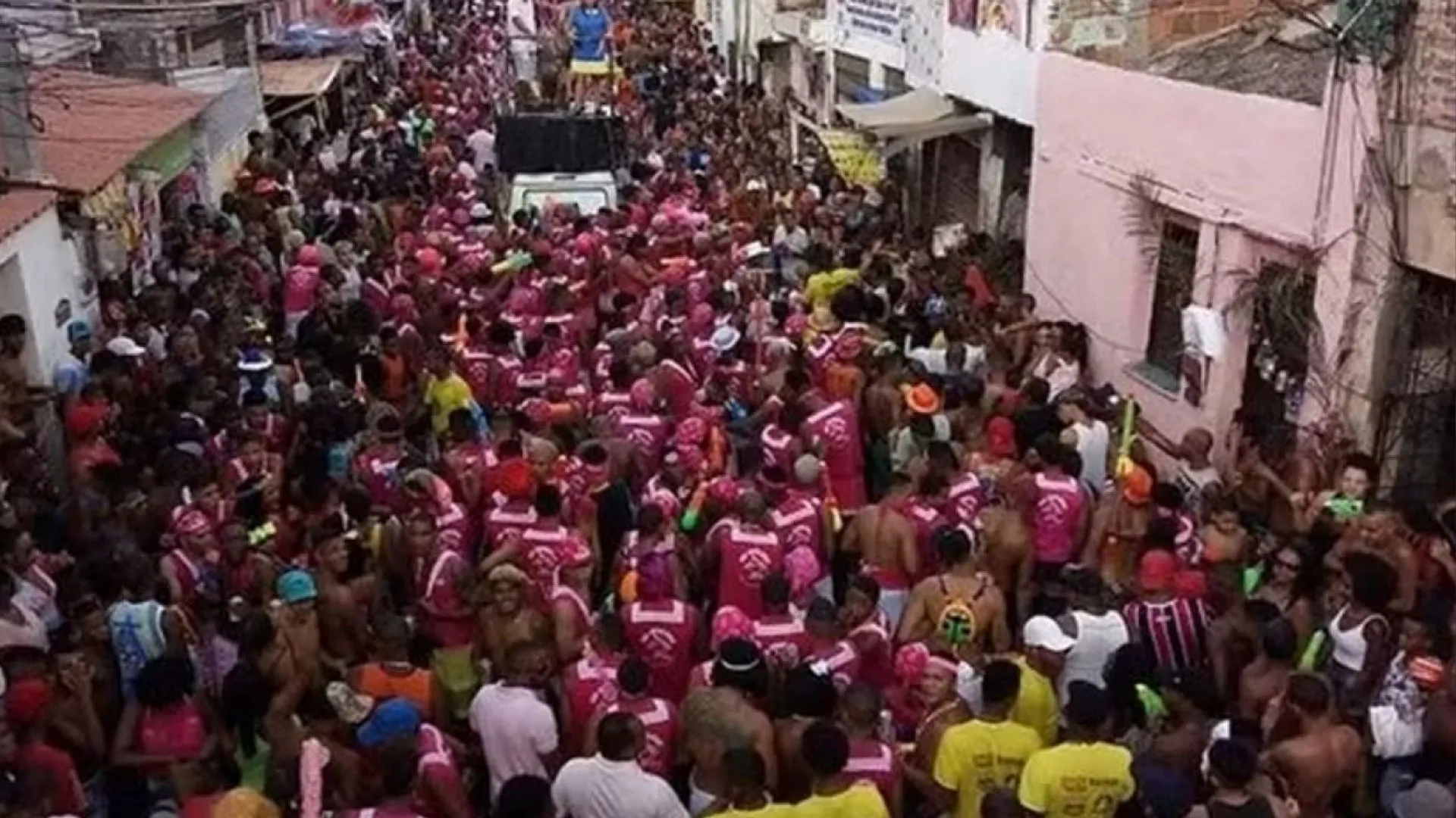Após Operação, Jerônimo descarta suspensão do Carnaval no Nordeste de Amaralina
