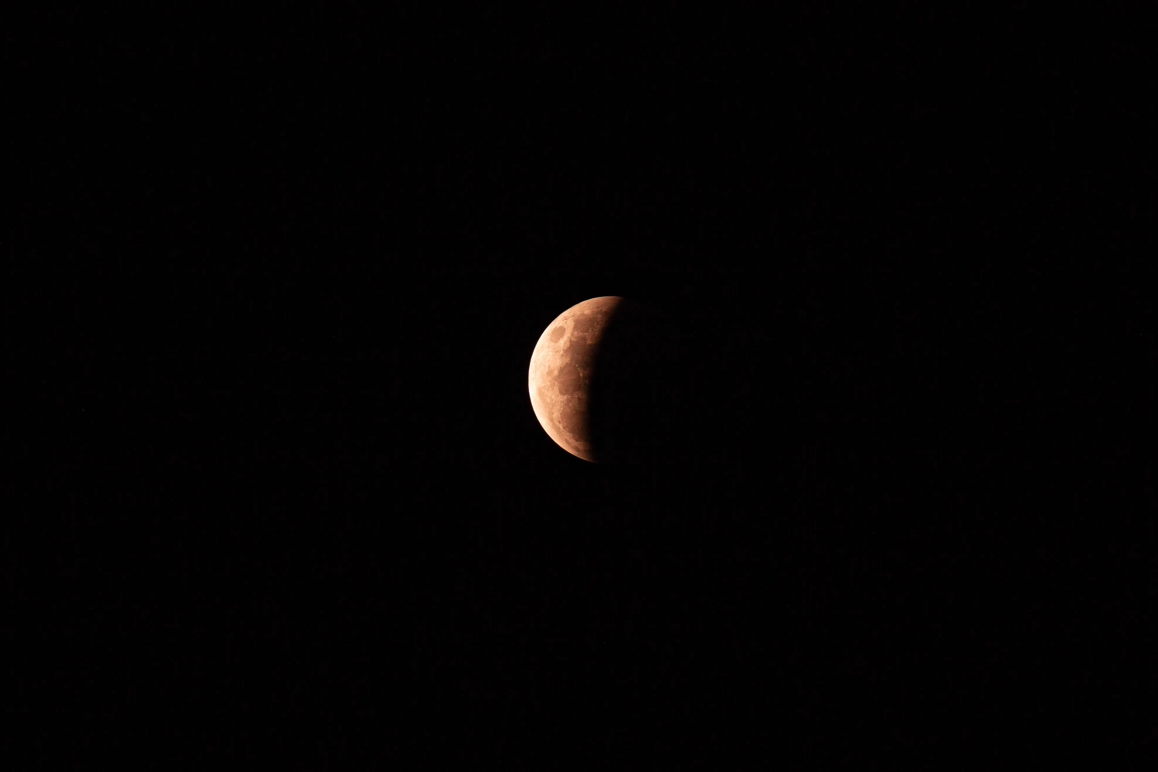 Eclipse deixará 93% da Lua encoberta e poderá ser visto na Bahia; saiba como observar