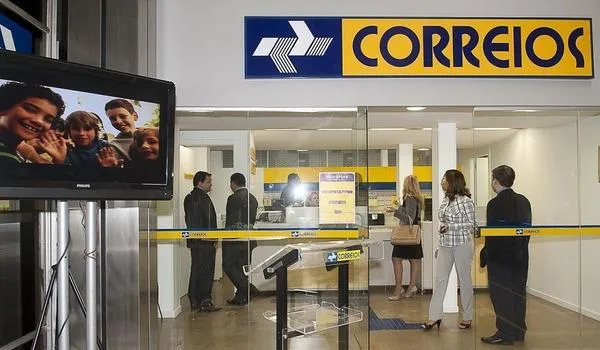 Serasa passa a oferecer serviço de renegociação de dividas  nas agências dos Correios