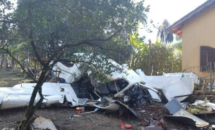 Duas pessoas morrem após aeronave cair no interior de São Paulo