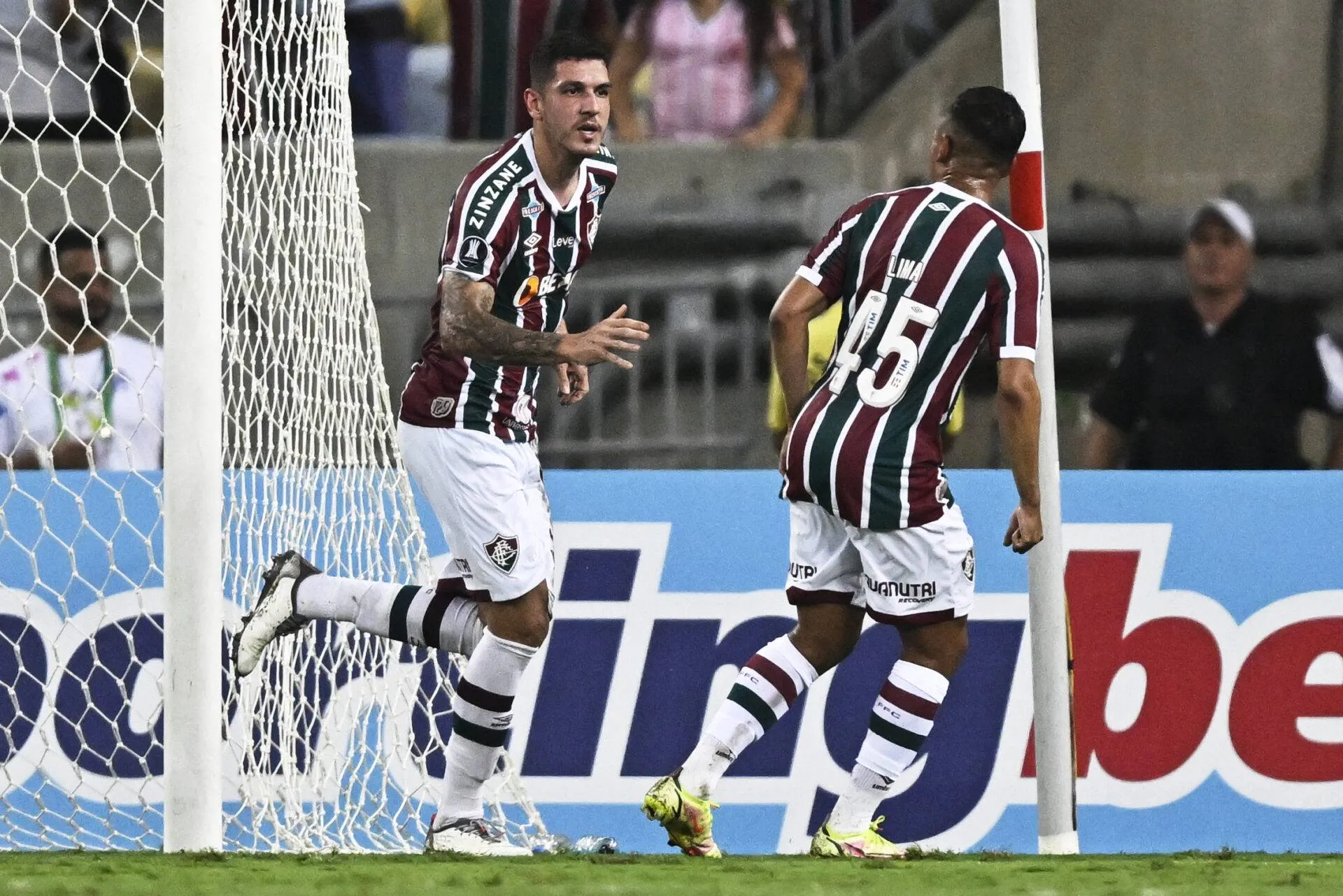 Fluminense vence e segue 100% na Libertadores; Inter faz gol no fim e consegue primeiro triunfo