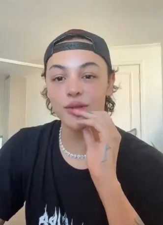 Pabllo Vittar desabafa sobre exposição de fotos íntimas por ex-affair: 'Como eu fui idiota'