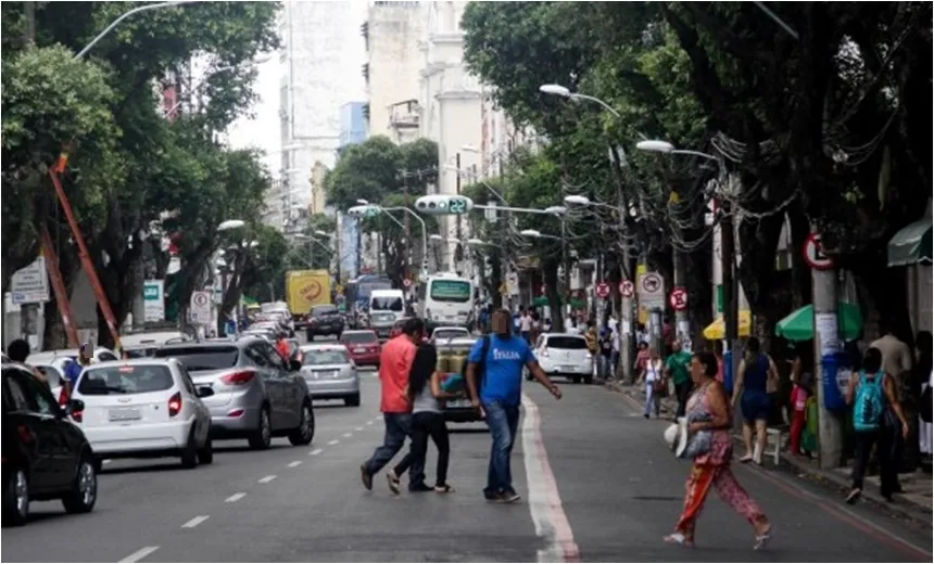 Prefeitura vai assinar compromisso com ambulantes para requalificação da Av. Sete
