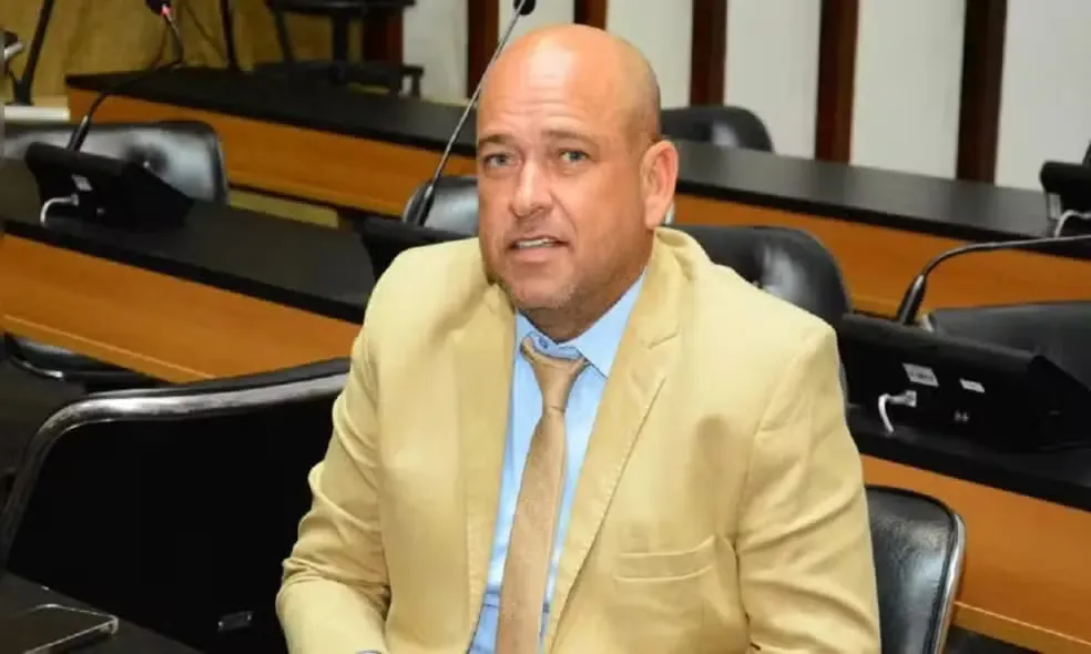 Binho Galinha pode ter candidatura barrada após pedido do MPE; entenda