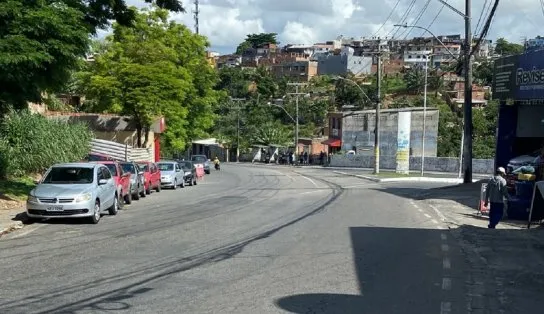 Dois homens são assassinados dentro de um carro no bairro de Cajazeiras 8, em Salvador 