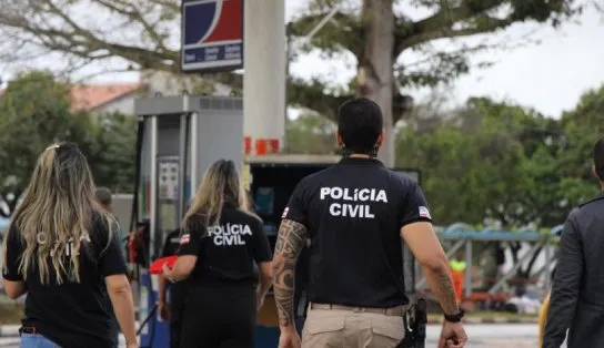 Operação da Polícia Civil fiscaliza qualidade de combustíveis e funcionamento de bombas em postos da Grande Salvador