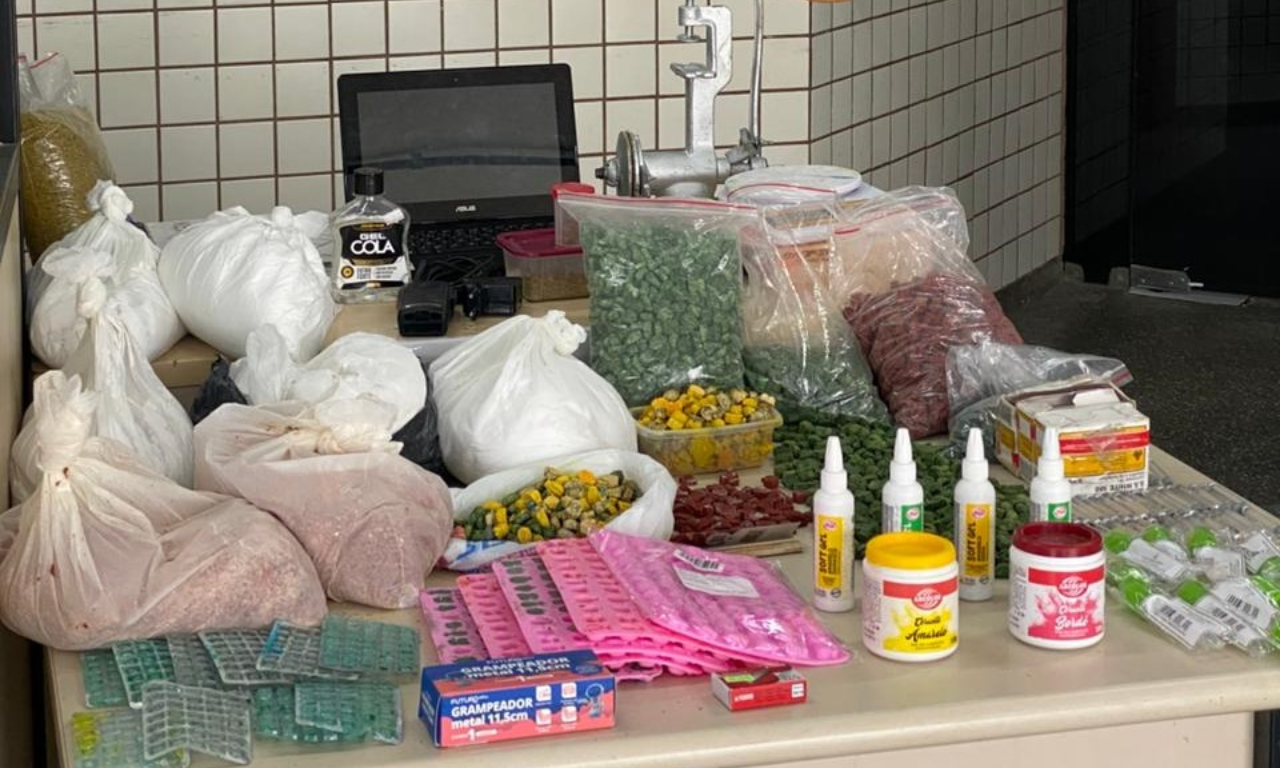 Laborat&oacute;rio de drogas sint&eacute;ticas &eacute; descoberto em Lauro de Freitas.Foto: SSP-BA