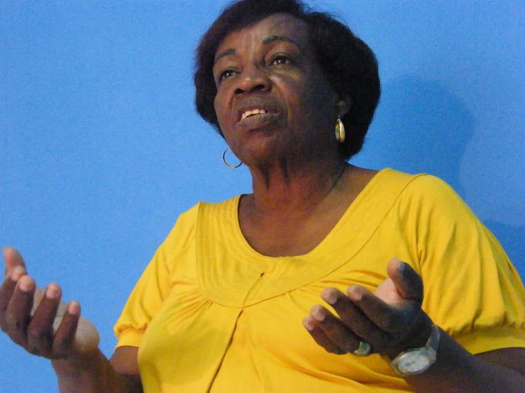 Valqu&iacute;ria Barbosa