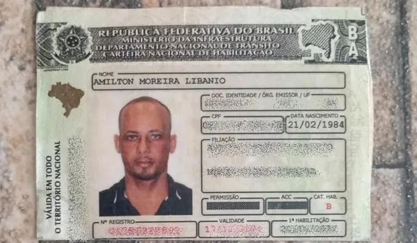 Irmão de repórter e filho de ex-vereador, homem é executado dentro de casa em Sussuarana; "mais de 40 tiros"