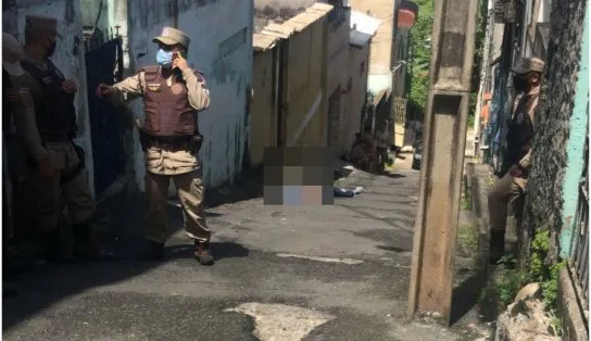 Cabo da PM recebe voz de assalto e mata um dos bandidos em Salvador; segundo ficou ferido  