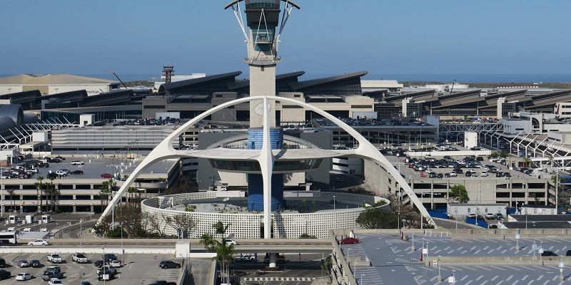 O Aeroporto Internacional de Los Angeles (LAX) é o principal aeroporto da cidade e um dos mais movimentados do mundo/Foto: Divulgação/LAX