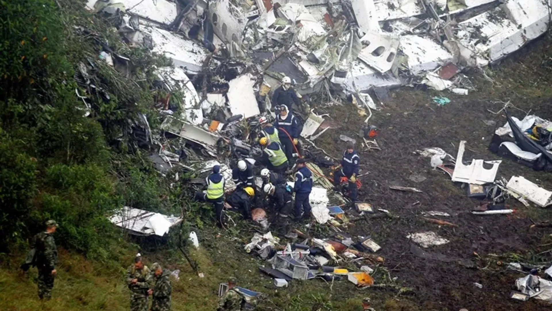 Acidente com avião da Chapecoense deixou 71 mortos em 2016