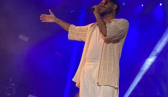 Emicida emociona público e mistura rap com pagode ao lado de Márcio Victor no Afropunk