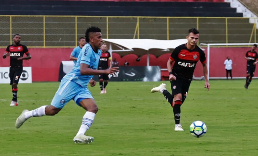 Vitória empata com o Grêmio e depende de resultado da Chape para não cair