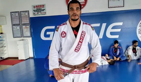 Campeão baiano de jiu-jitsu morre após se engasgar com pedaço de carne durante almoço com a filha de 9 anos